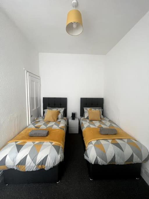 Large 3 Bed - 10 Mins To Centre Villa Liverpool Luaran gambar