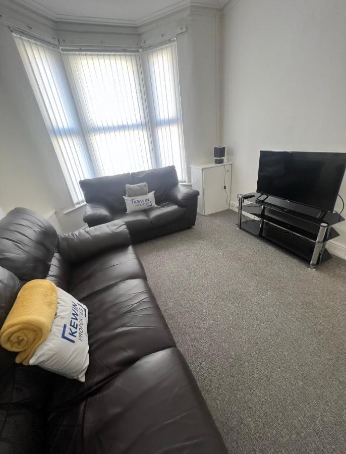 Large 3 Bed - 10 Mins To Centre Villa Liverpool Luaran gambar