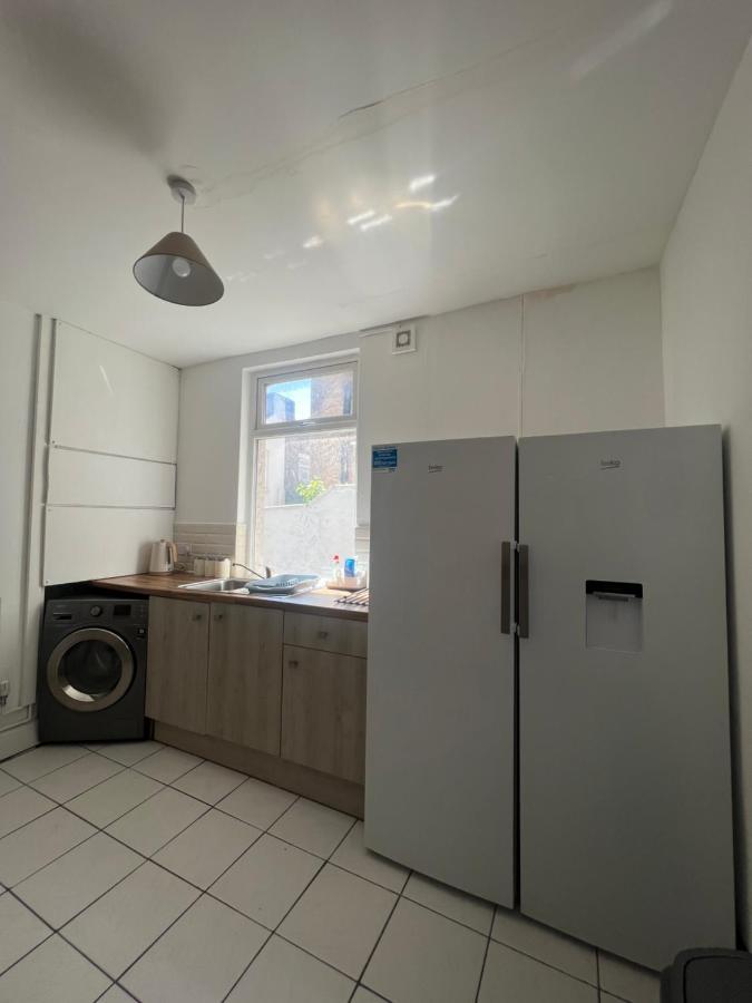 Large 3 Bed - 10 Mins To Centre Villa Liverpool Luaran gambar